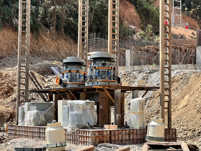 雙金機(jī)械兩臺(tái)多缸液壓圓錐機(jī)
