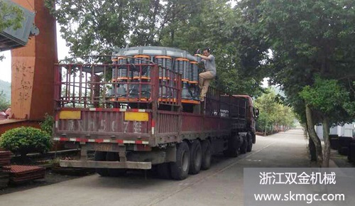 浙江雙金機(jī)械圓錐破碎機(jī)