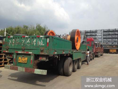 浙江雙金機(jī)械顎式破碎機(jī)