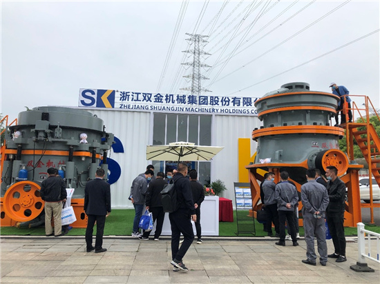 雙金新型破碎機設(shè)備吸引客戶關(guān)注