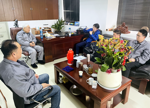 雙金公司董事長及技術(shù)團隊與杭電老師交流合作內(nèi)容